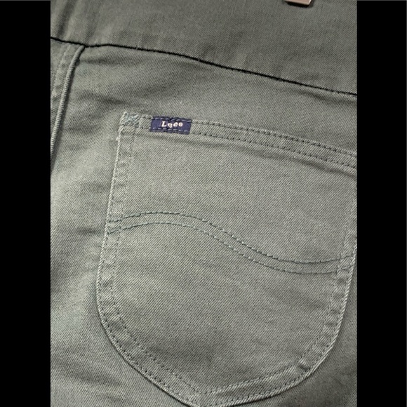 Lee Sculpting Jeans Mid rise Tummy control in Army Green size 8 - Picture 8 of 14